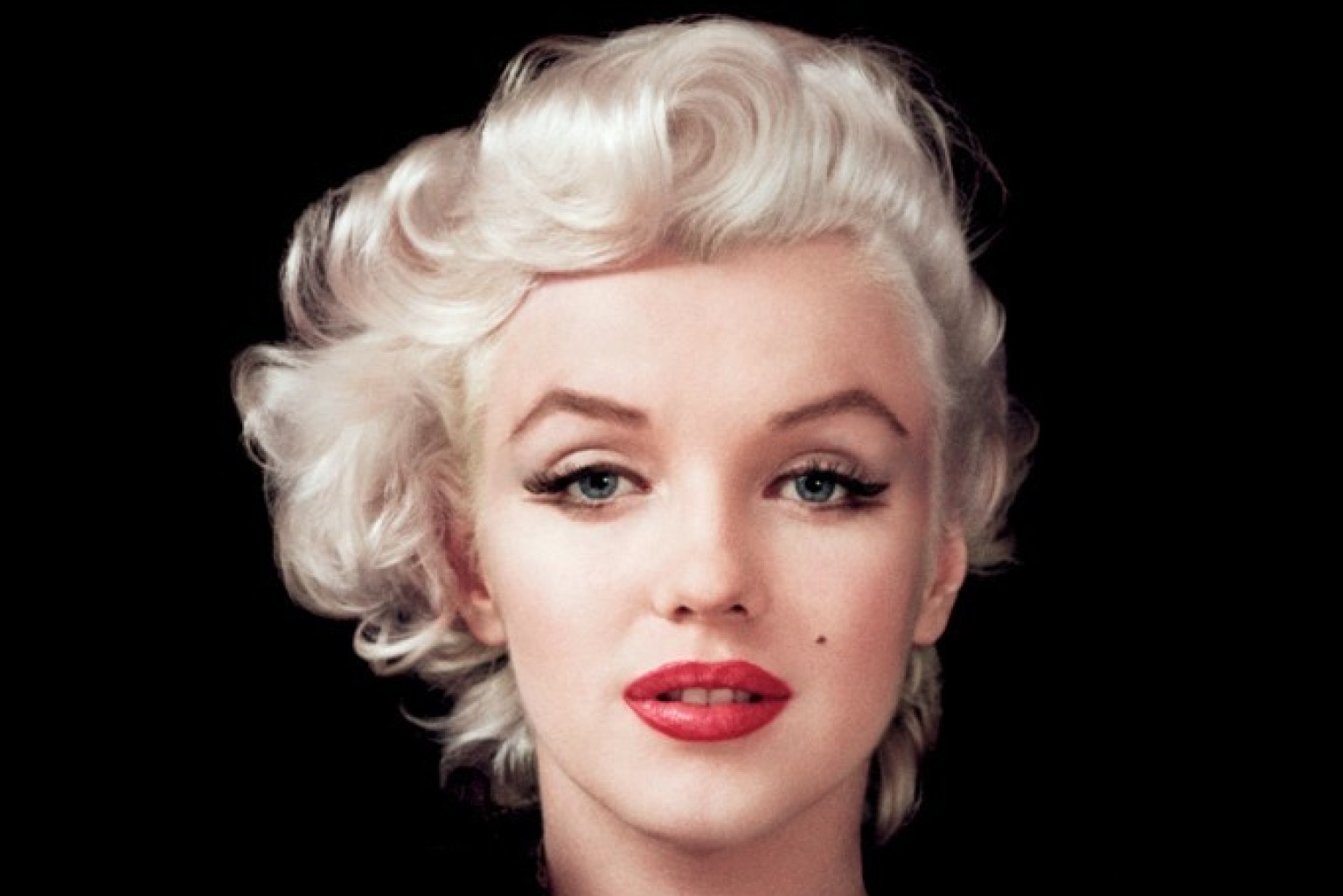Imperfection is beauty, madness is genius and it's better to be absolutely ridiculous than absolutely boring. - Marilyn Monroe